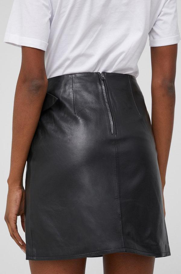 Kožená sukně Answear Lab černá barva, mini, jednoduchá