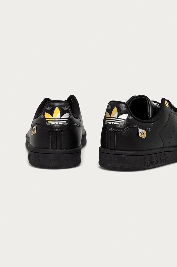 Boty adidas Originals černá barva, na plochém podpatku