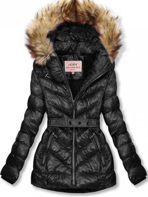 Černá zimní krátká bunda s hnědou kožešinou