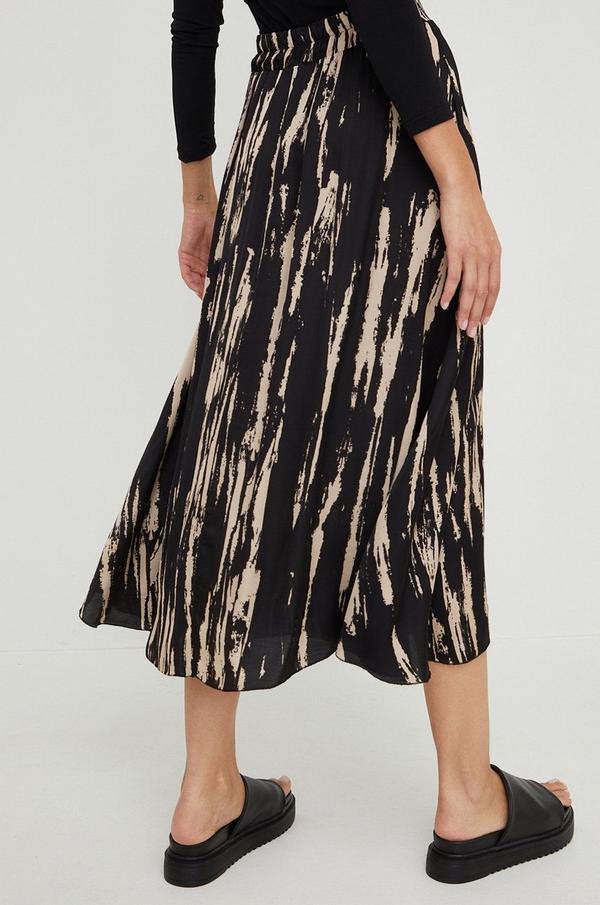 Hedvábná sukně Answear Lab Silk Blend černá barva, maxi, áčková