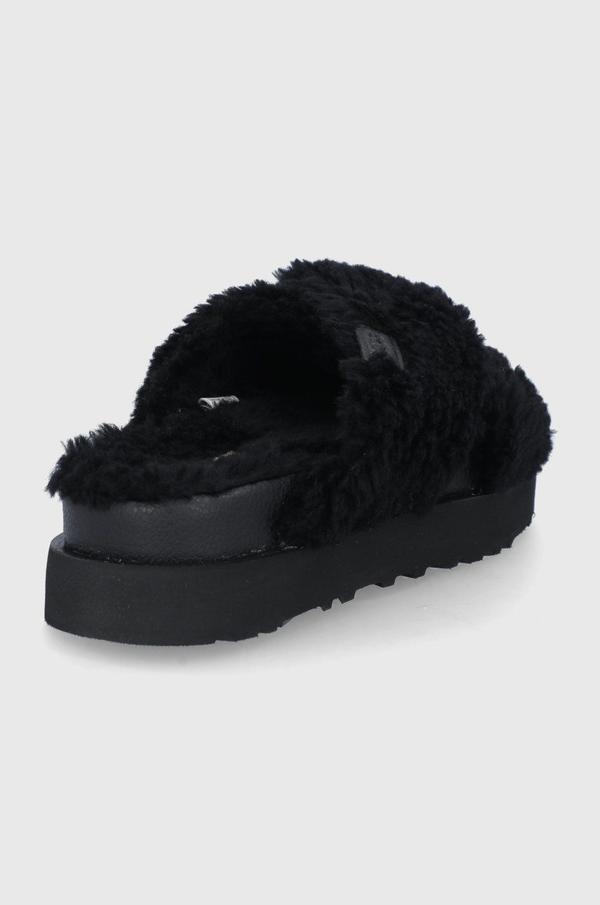 Pantofle UGG černá barva